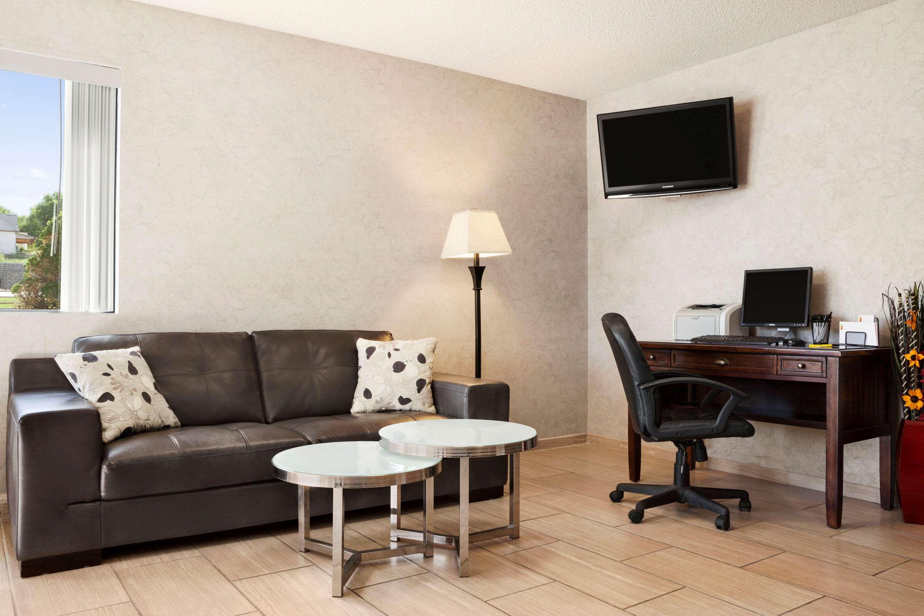 Super 8 By Wyndham Concordia Hotel Luaran gambar