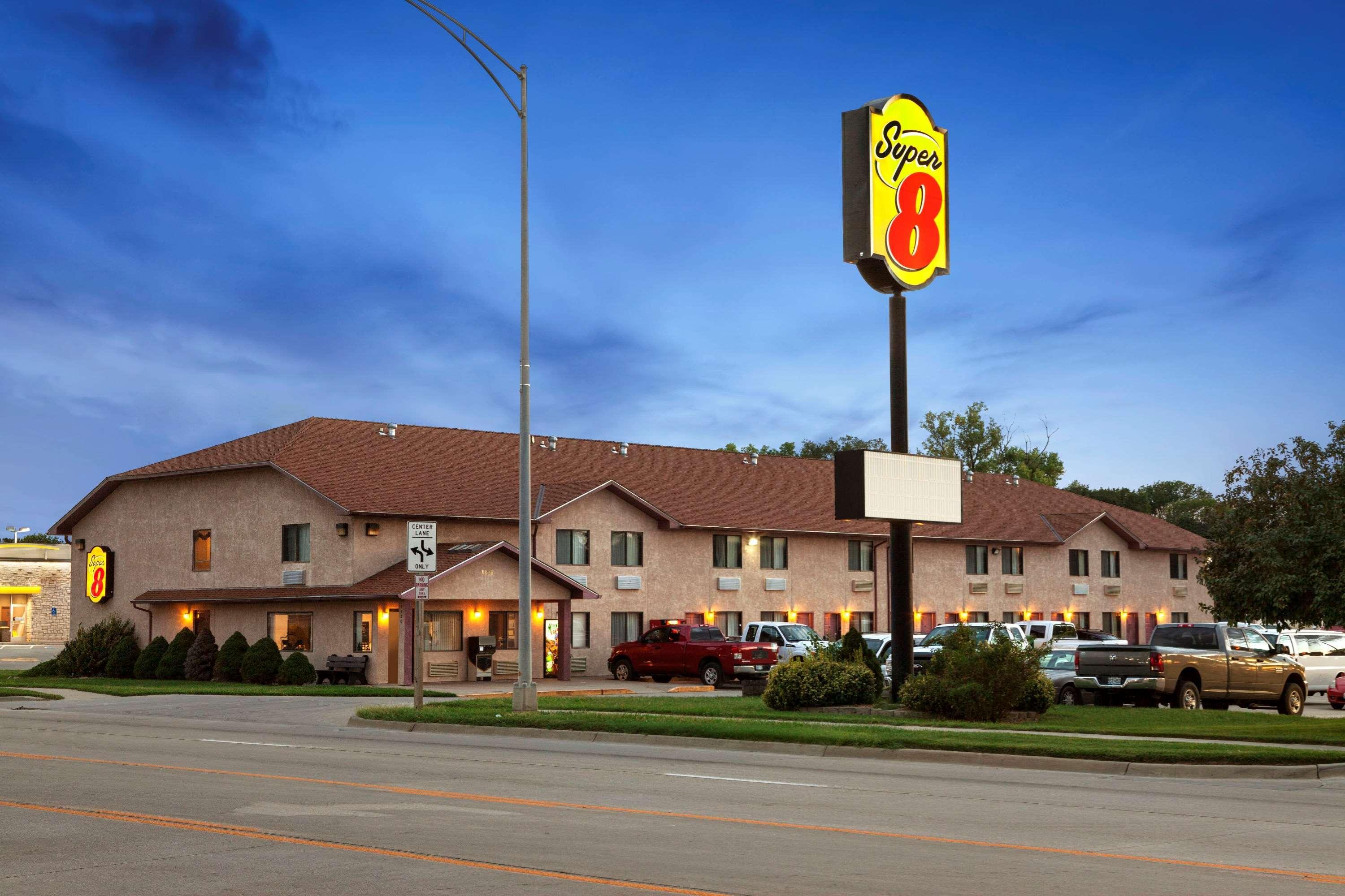 Super 8 By Wyndham Concordia Hotel Luaran gambar