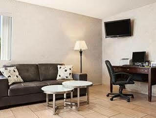 Super 8 By Wyndham Concordia Hotel Luaran gambar