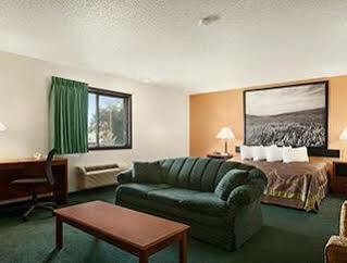Super 8 By Wyndham Concordia Hotel Luaran gambar